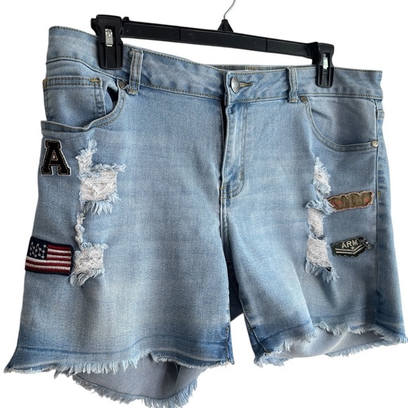 1826 Jeans Bermuda Shorts Womens Plus Size 18 Stretch Denim Distressed Patriotic - Picture 2 of 14
